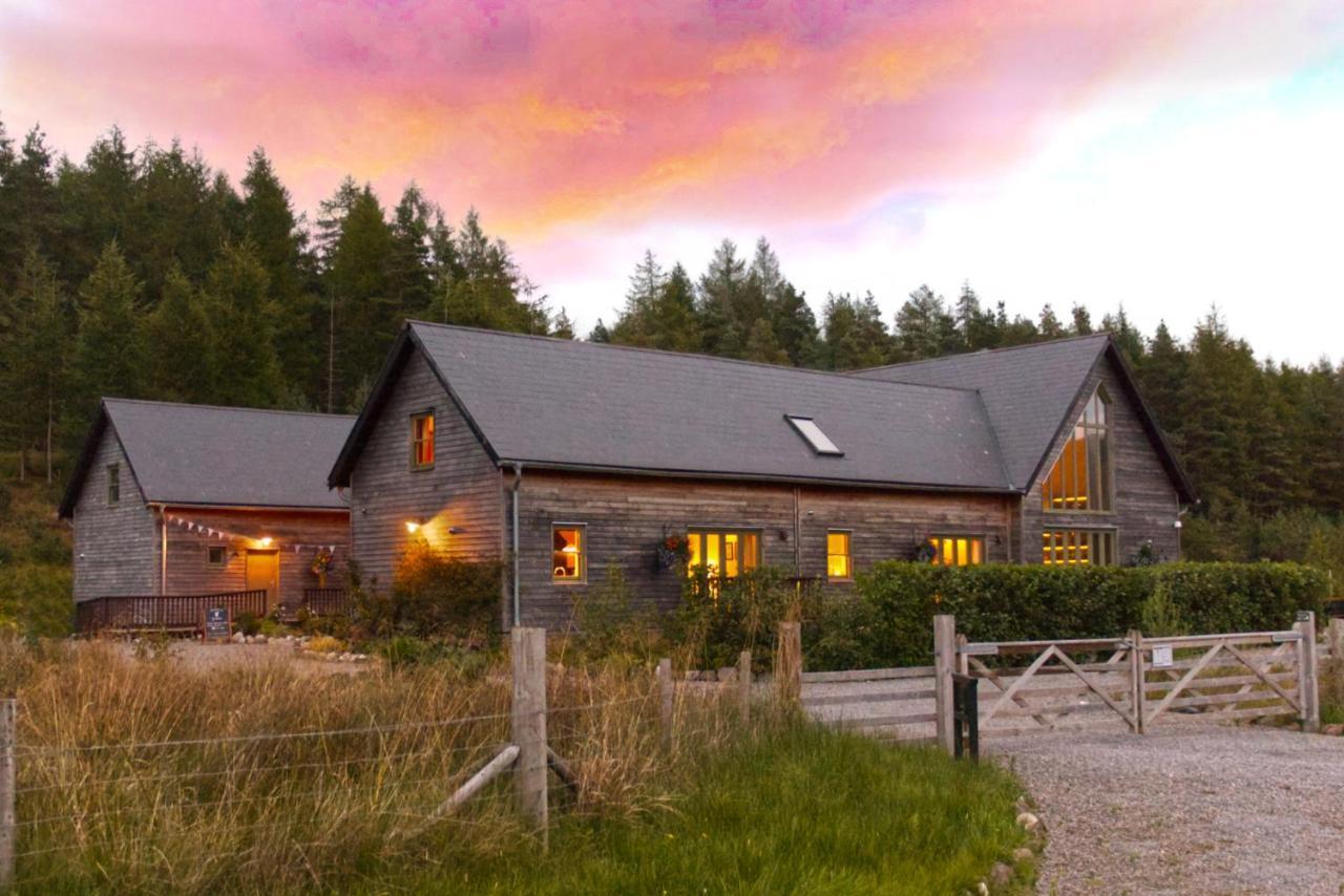 Faebuie Cottages Dalchreichart エクステリア 写真