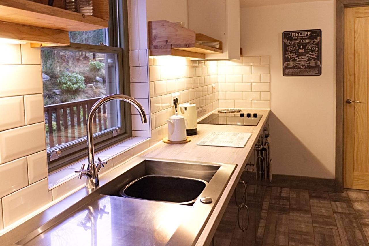 Faebuie Cottages Dalchreichart エクステリア 写真