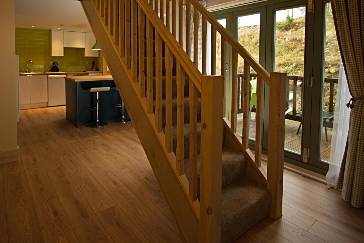 Faebuie Cottages Dalchreichart エクステリア 写真